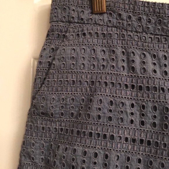 Gap Eyelet Pattern Shorts - Picture 2 of 3